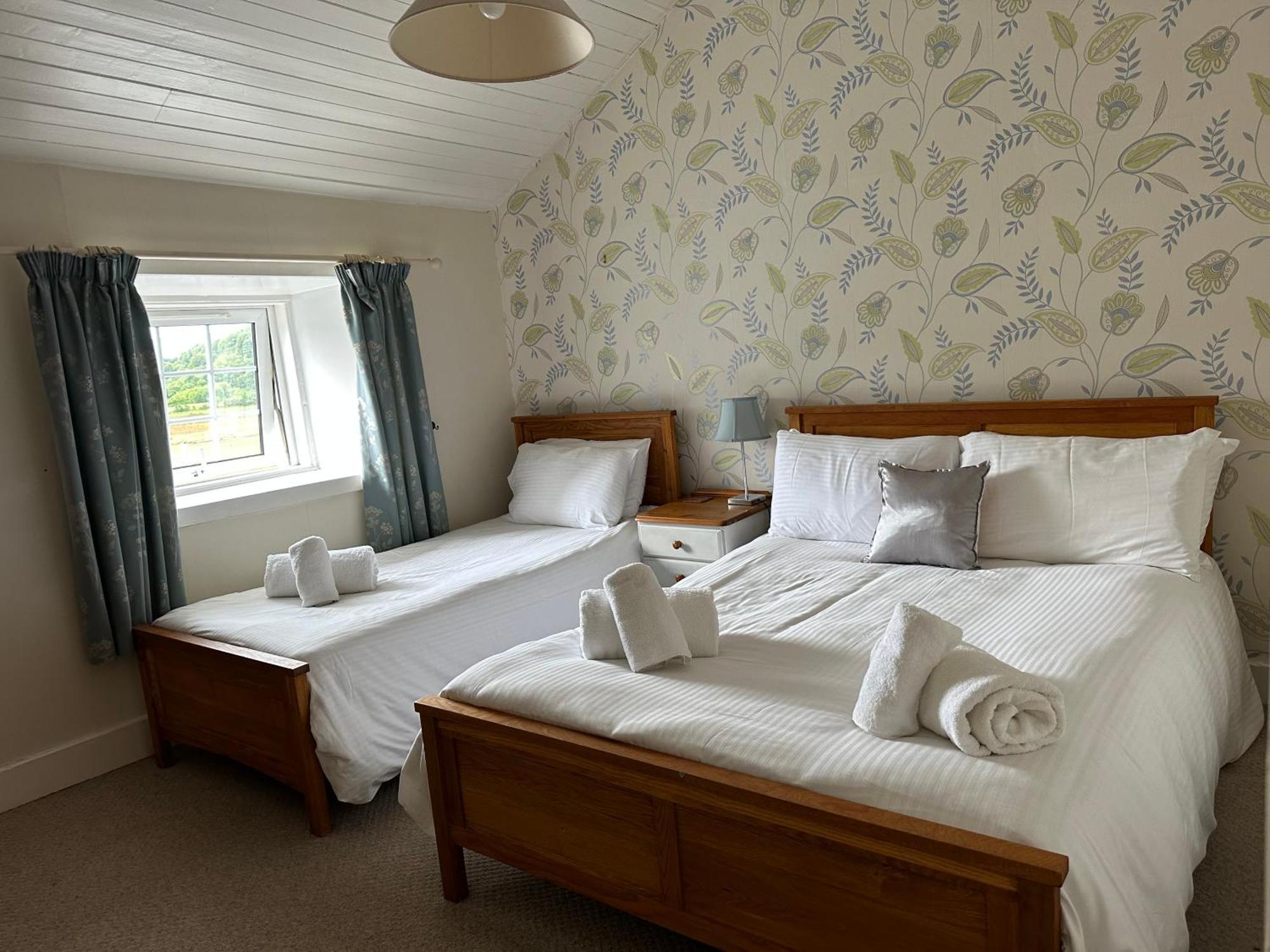 The Strontian Hotel Luaran gambar